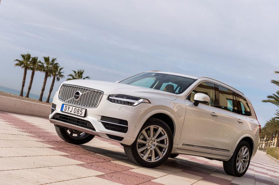  Volvo XC90 T8 2015 года  (фото 13 из 20)